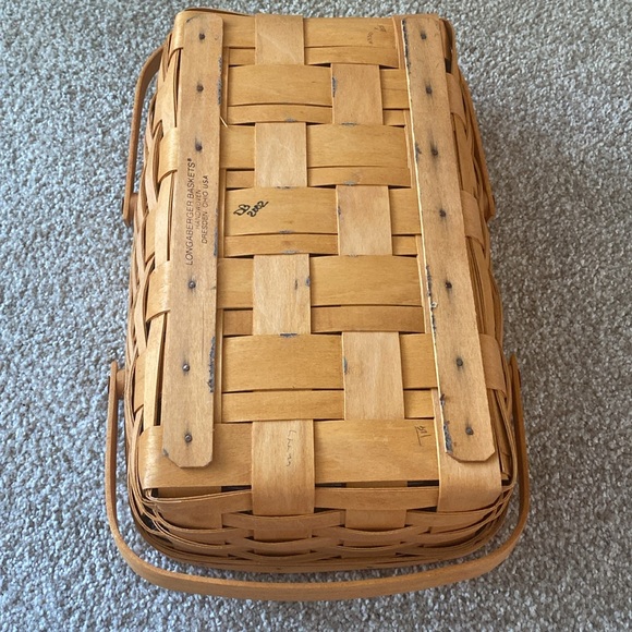 Longaberger serving basket with protector - Picture 2 of 6